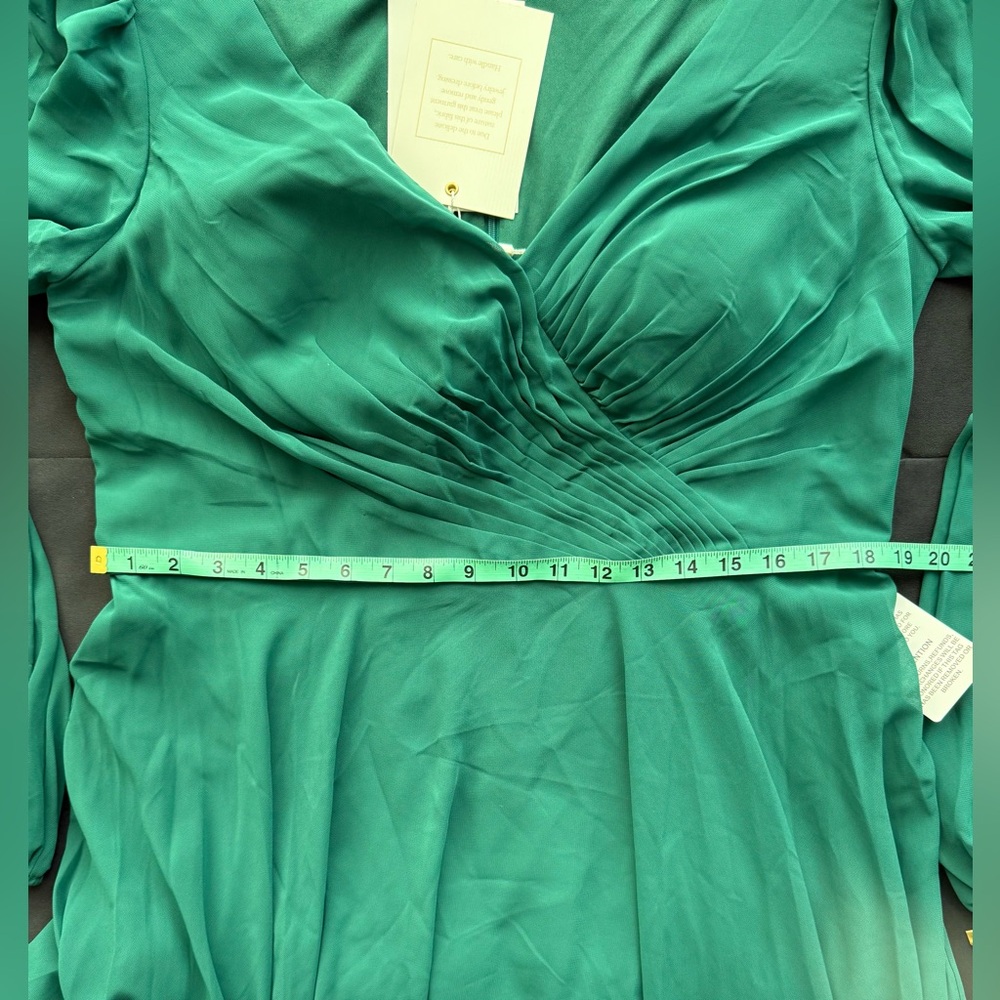 Mac Duggal Long Sleeve Chiffon Dress brand new with tag Color: Emerald size 14W - Picture 9 of 11